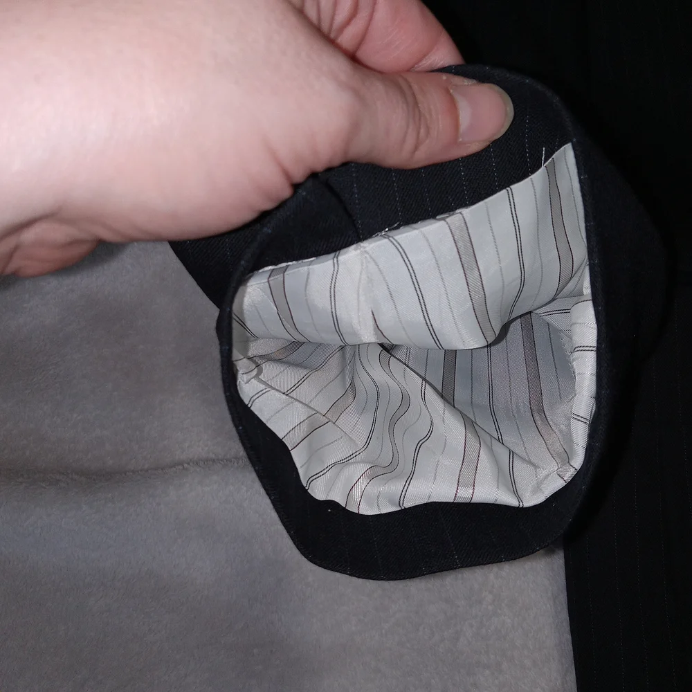 Jos A Bank Black 100% Wool Pinstriped Full Suit Set Blazer Size 38S Pants 32x28 - Picture 6 of 15